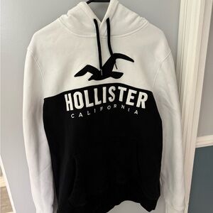 Hollister Men's Black and White Hoodie